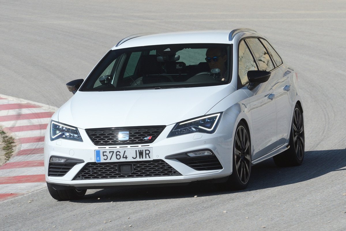 Seat León Cupra 300 CV: casi de carreras desde 34.000 €