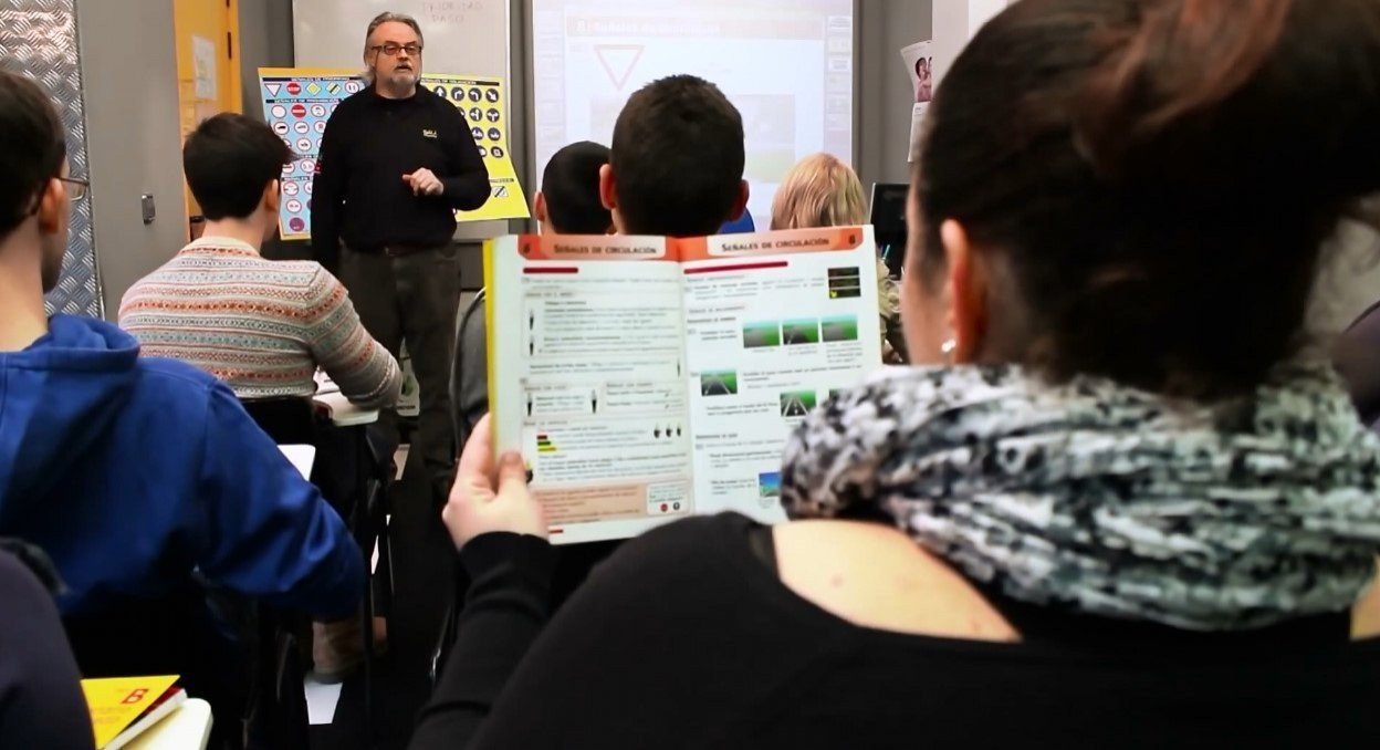 Haz los test para aprobar el examen de conducir en la web de la DGT