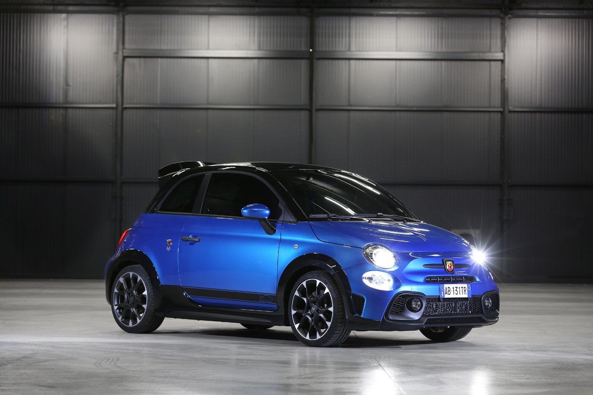 Nuevo Abarth 695 Tributo 131 Rally: una edición limitada homenaje a los rallyes de los 70