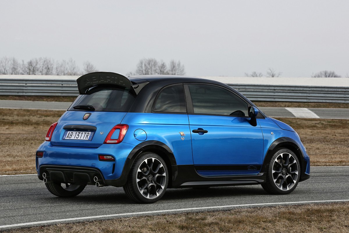 Nuevo Abarth 695 Tributo 131 Rally: una edición limitada homenaje a los rallyes de los 70