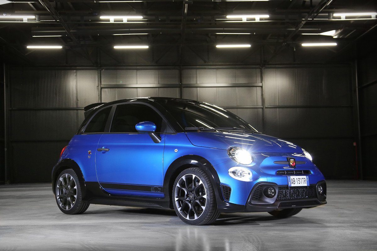 Nuevo Abarth 695 Tributo 131 Rally: una edición limitada homenaje a los rallyes de los 70