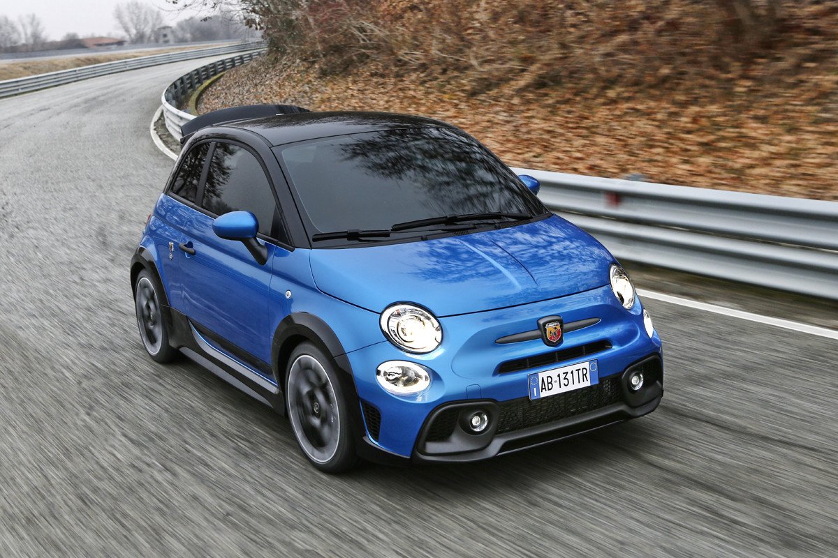 Nuevo Abarth 695 Tributo 131 Rally: una edición limitada homenaje a los rallyes de los 70