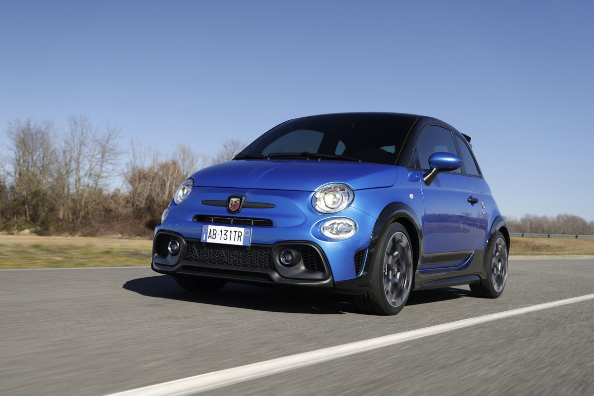 Nuevo Abarth 695 Tributo 131 Rally: una edición limitada homenaje a los rallyes de los 70
