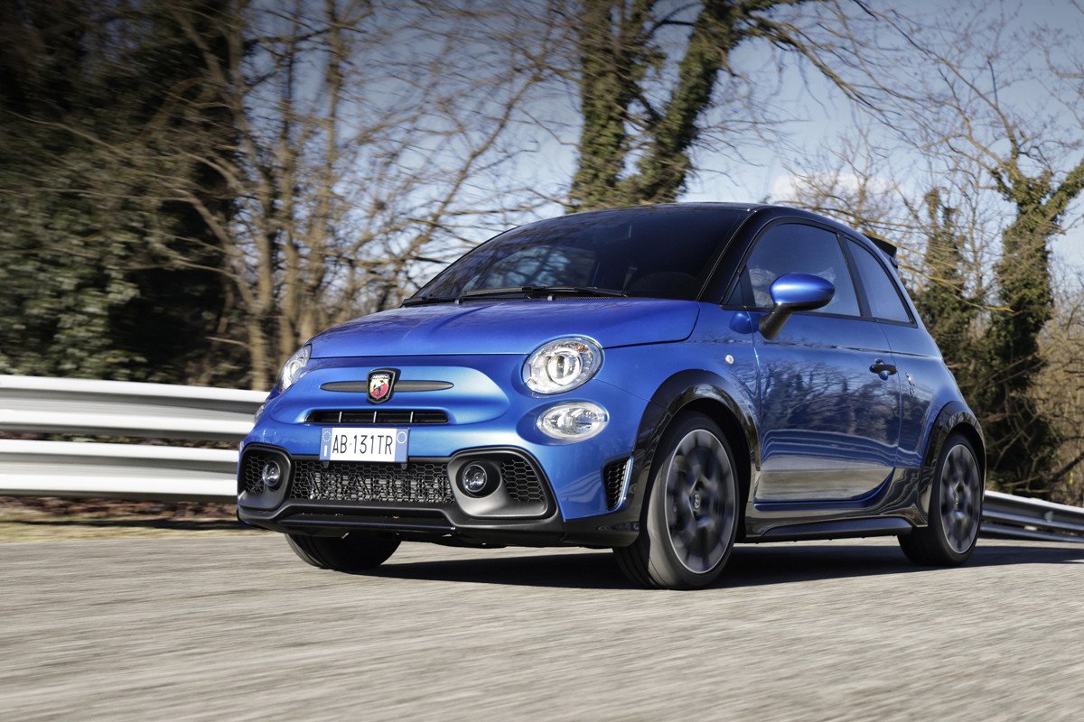 Nuevo Abarth 695 Tributo 131 Rally: una edición limitada homenaje a los rallyes de los 70