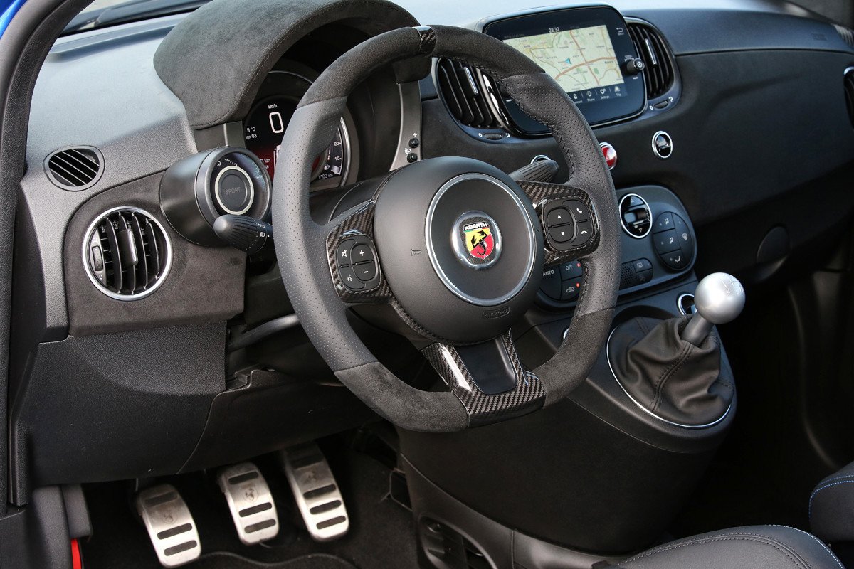 Nuevo Abarth 695 Tributo 131 Rally: una edición limitada homenaje a los rallyes de los 70