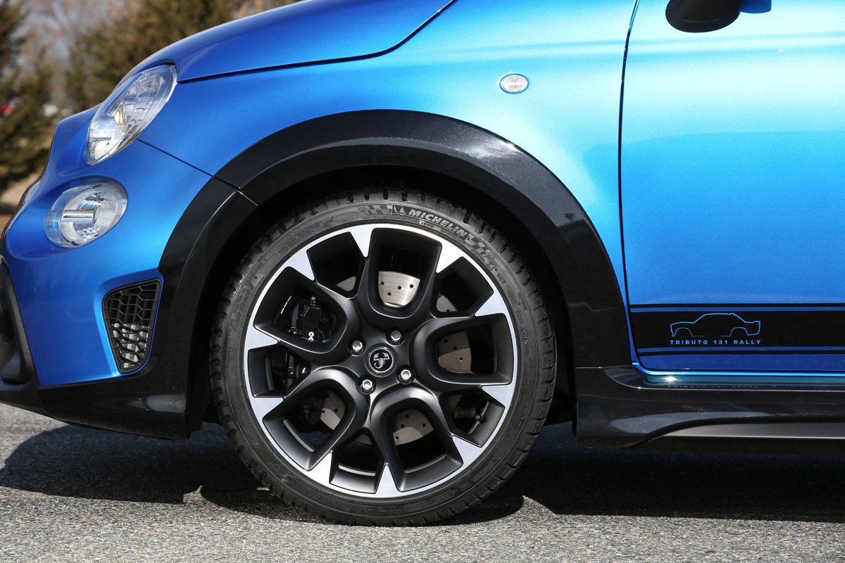 Nuevo Abarth 695 Tributo 131 Rally: una edición limitada homenaje a los rallyes de los 70
