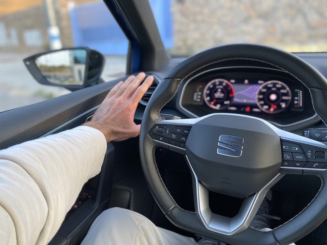 6 ingeniosas estrategias para enfriar el interior del coche (sin climatizador)