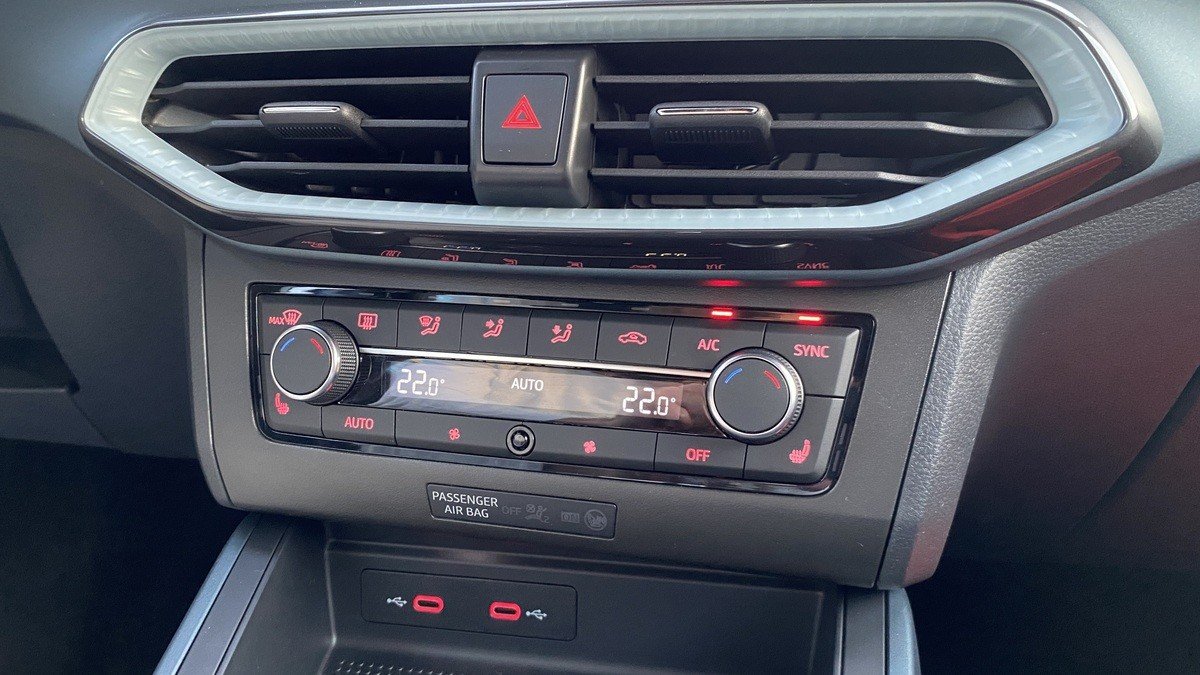 6 ingeniosas estrategias para enfriar el interior del coche (sin climatizador)