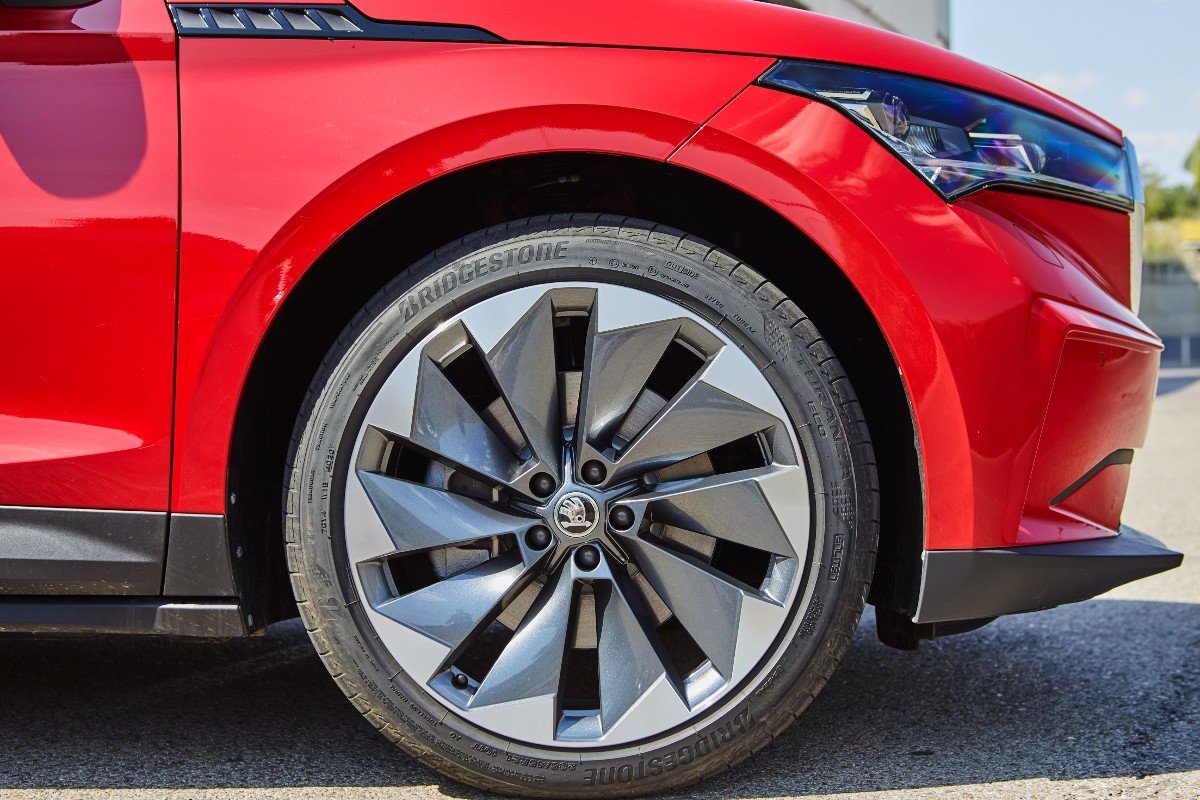 Probamos el nuevo Skoda Enyaq 2021 más barato: desde 29.900 euros 