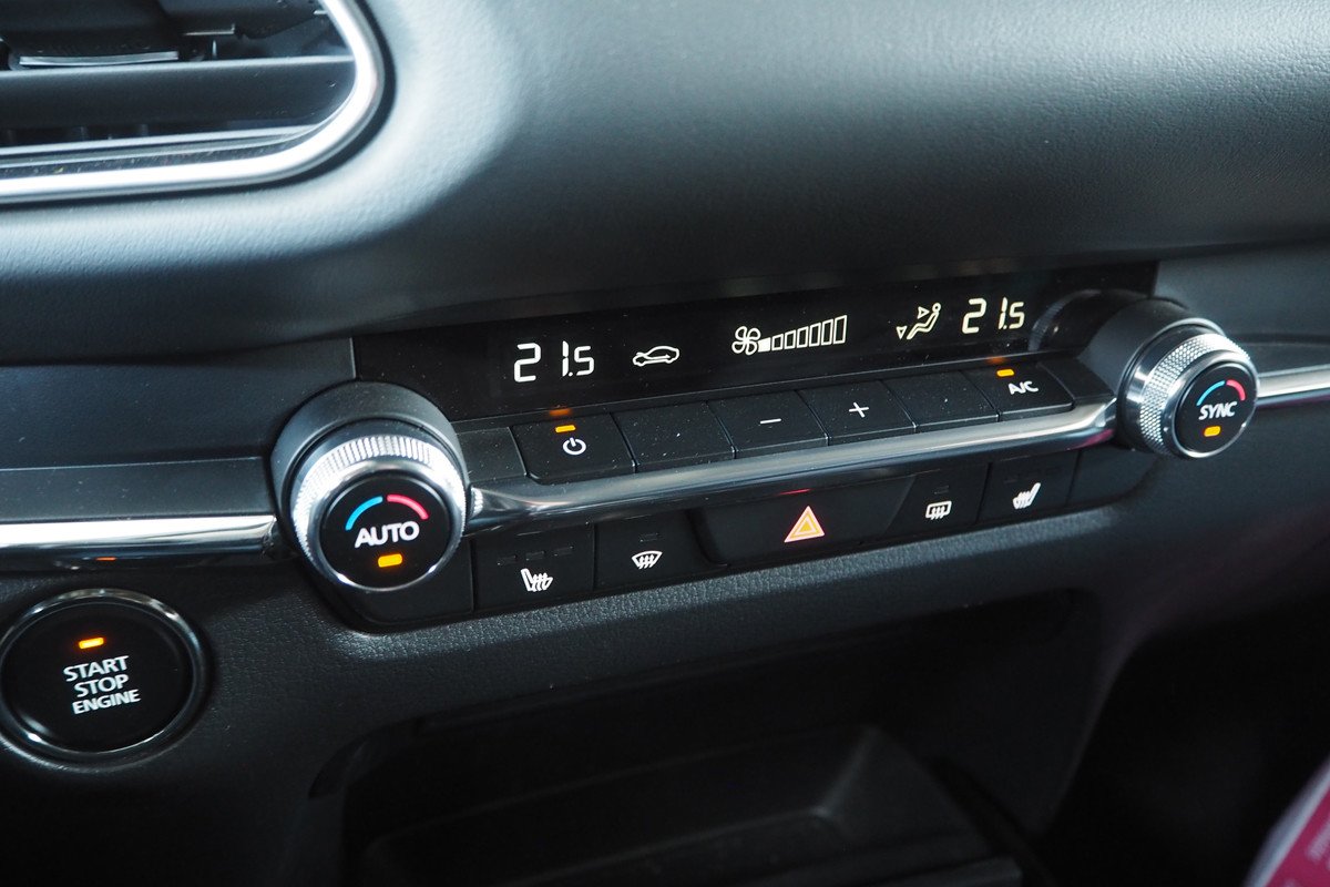 Prueba Mazda CX-30 SKYACTIV-G, asentado como premium