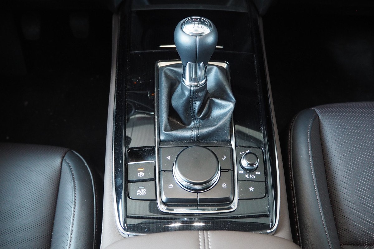 Prueba Mazda CX-30 SKYACTIV-G, asentado como premium