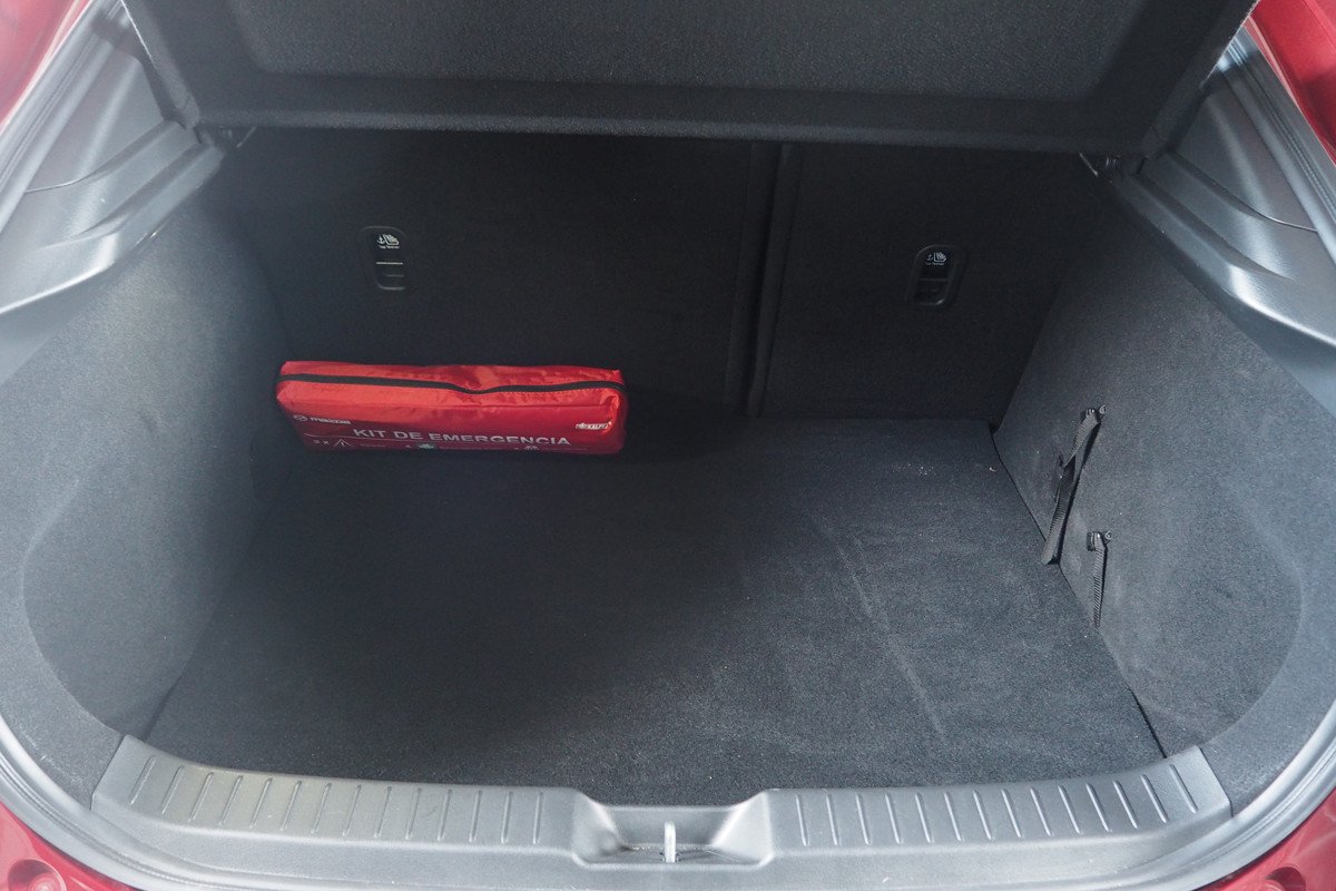 Prueba Mazda CX-30 SKYACTIV-G, asentado como premium