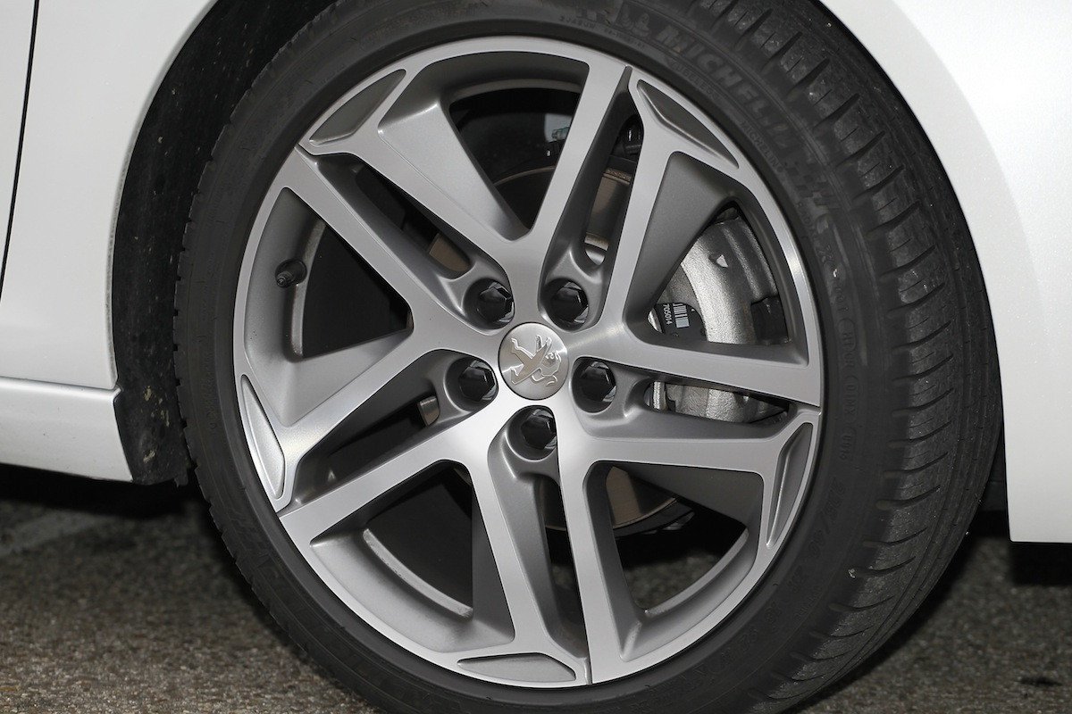 Prueba: Nuevo Peugeot 308 e-HDI 115, con más diseño y eficiencia