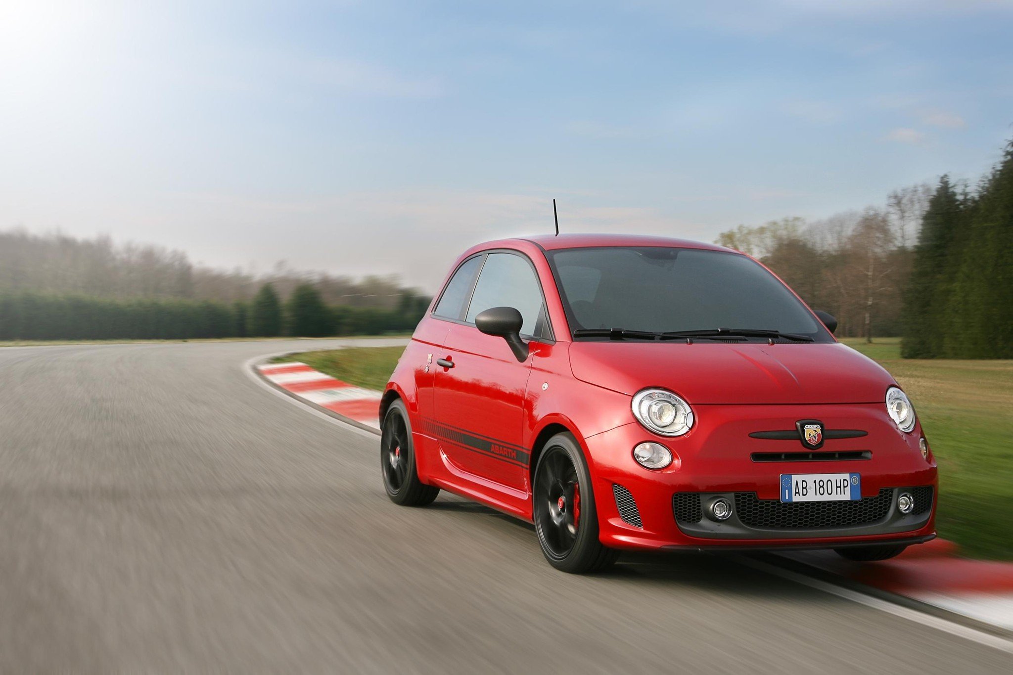 Comienza la comercialización en España de la nueva gama Abarth