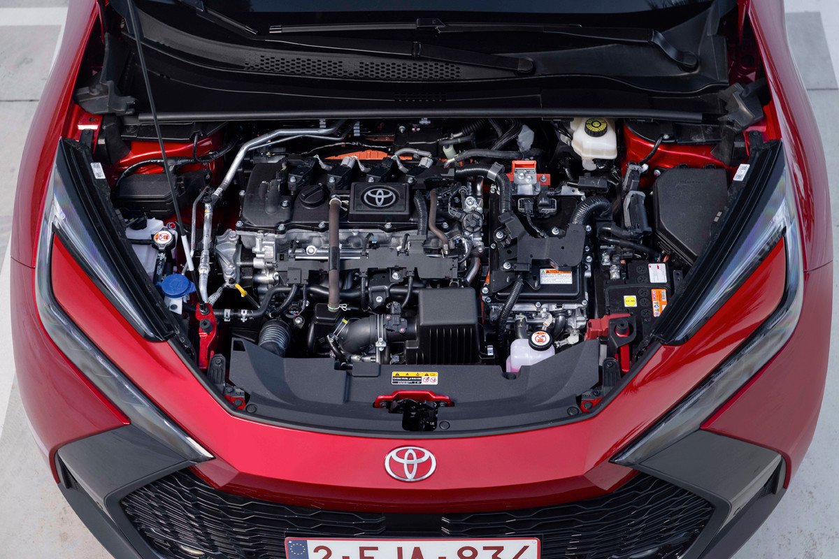 Prueba y opinión del nuevo Toyota C-HR 2024: precios, medidas y todo lo que mejora