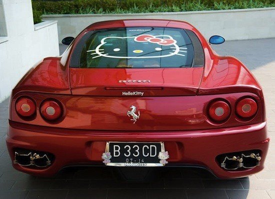 AutoFriki: Ferrari versión Hello Kitty