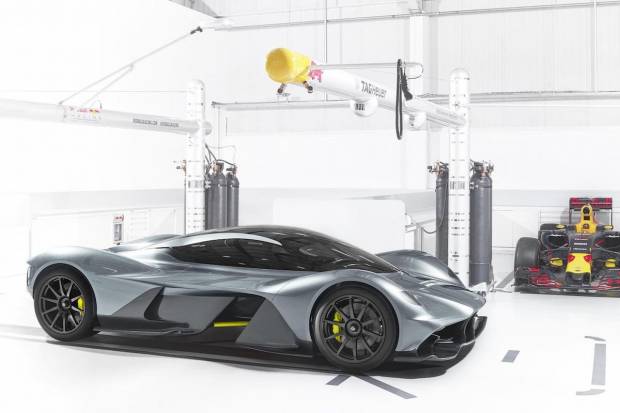 Aston Martin y Red Bull lanzan el superdeportivo AM-RB 001