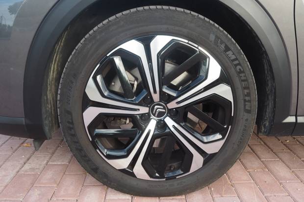 Las principales ventajas de elegir un neumático de marca para tu coche