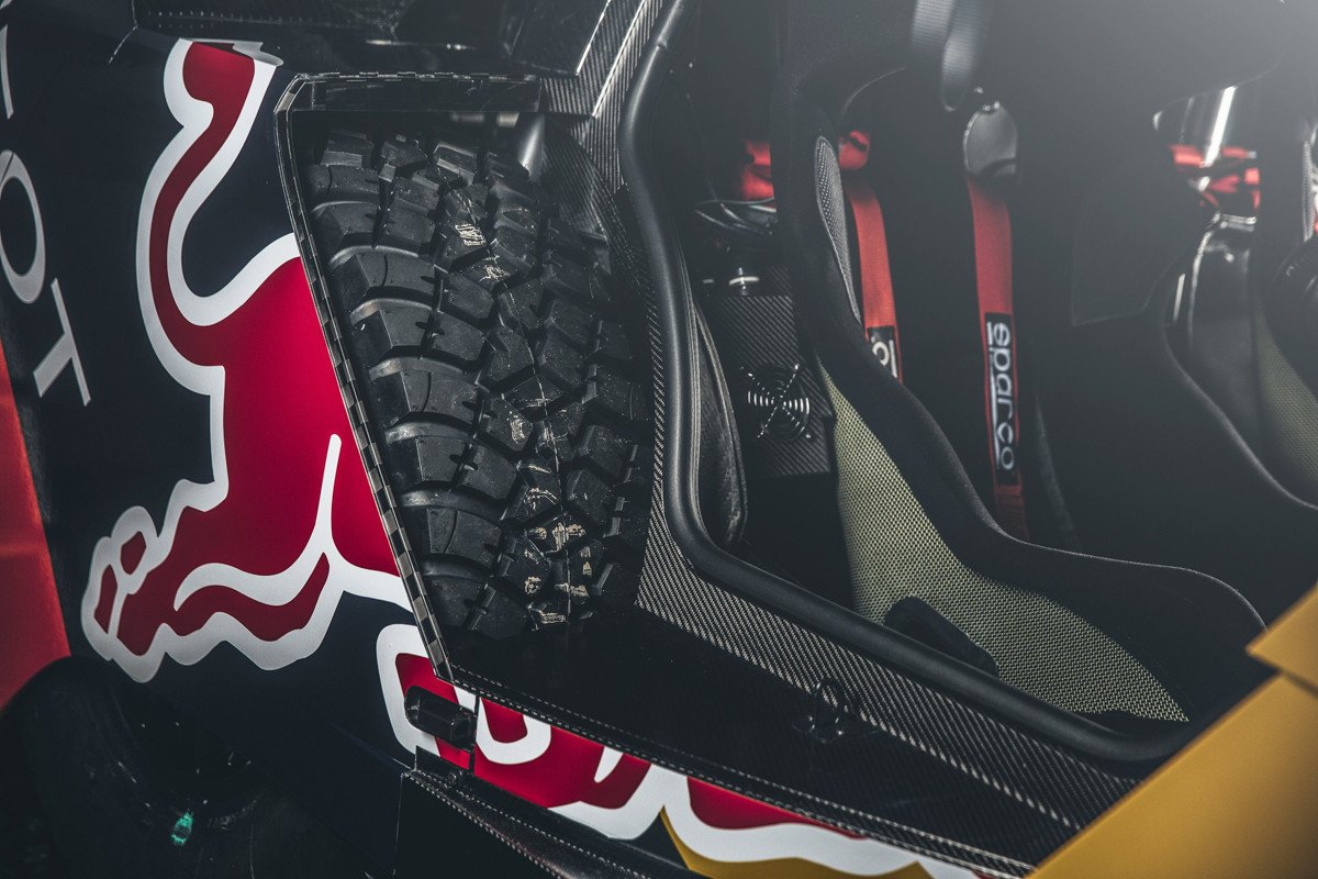 El Peugeot 2008 DKR16 ya luce sus pinturas de guerra