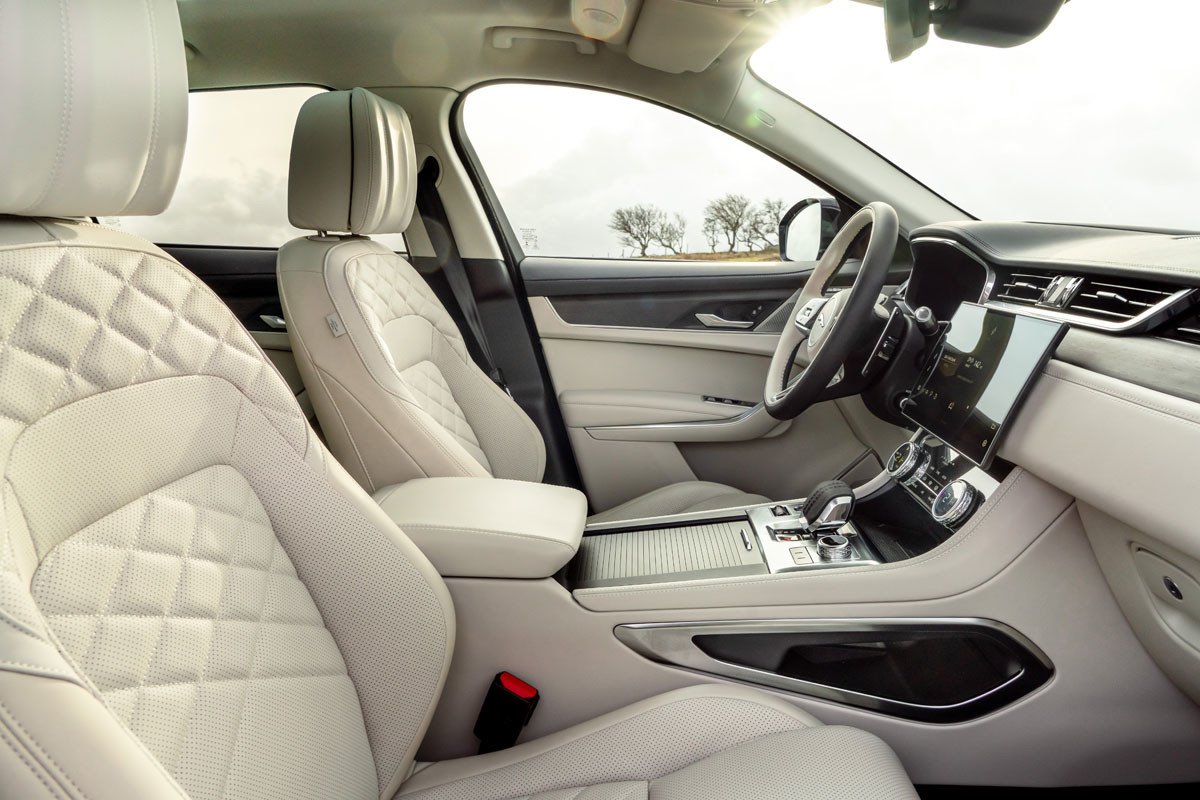 Prueba Jaguar F-PACE P400e PHEV y SVR: fotos, consumo, autonomía y precios