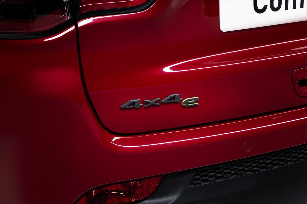 El Jeep Compass tendrá versión híbrida enchufable y acabado S