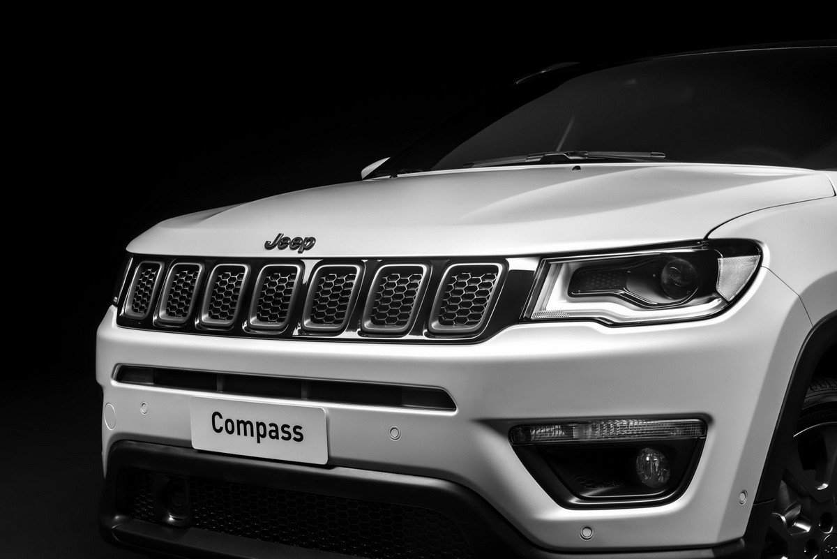 El Jeep Compass tendrá versión híbrida enchufable y acabado S