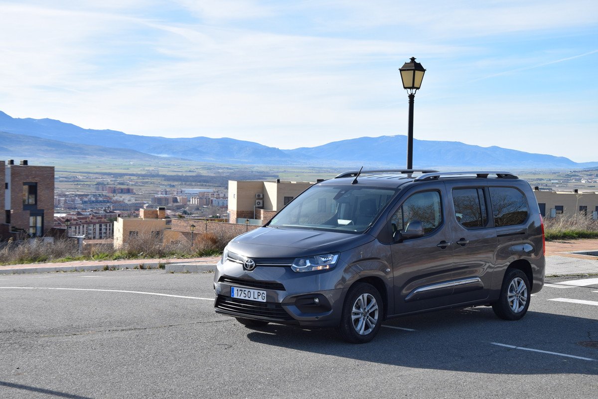 Prueba y opinión del Toyota Proace City Verso: un monovolumen muy capaz