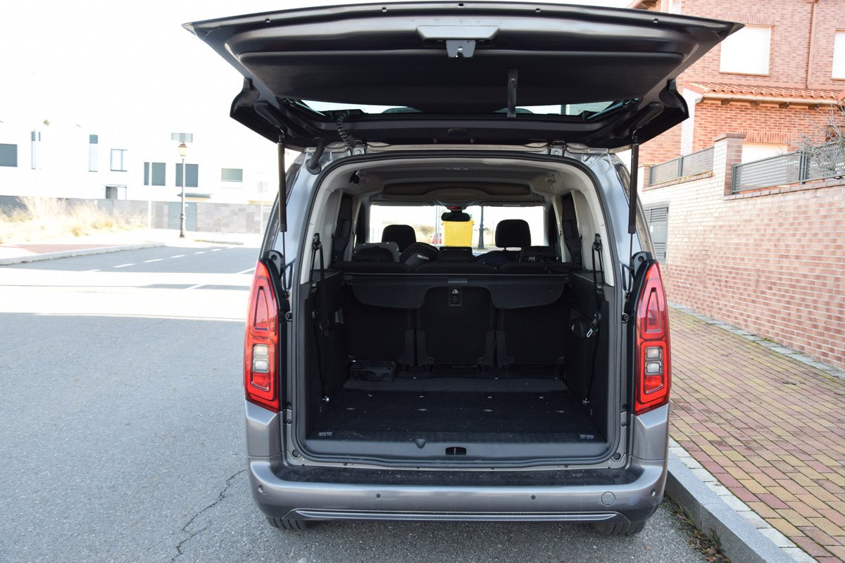 Prueba y opinión del Toyota Proace City Verso: un monovolumen muy capaz