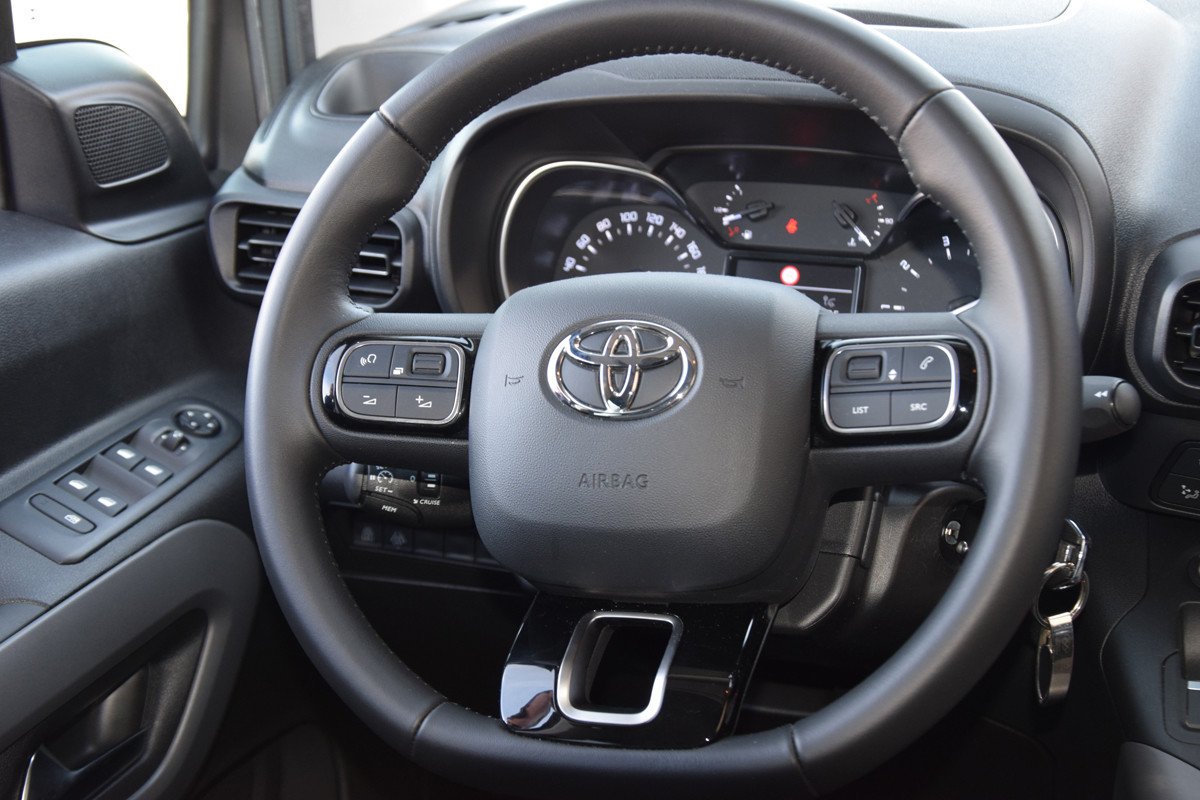 Prueba y opinión del Toyota Proace City Verso: un monovolumen muy capaz