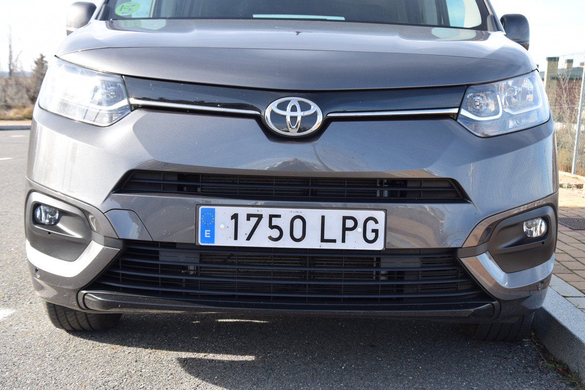 Prueba y opinión del Toyota Proace City Verso: un monovolumen muy capaz