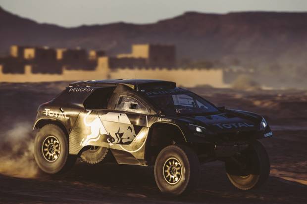 Peugeot 2008 DKR16: el nuevo coche de Carlos Sainz para el Dakar