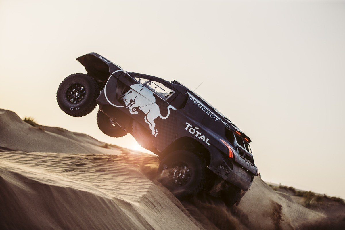 Peugeot 2008 DKR16: el nuevo coche de Carlos Sainz para el Dakar