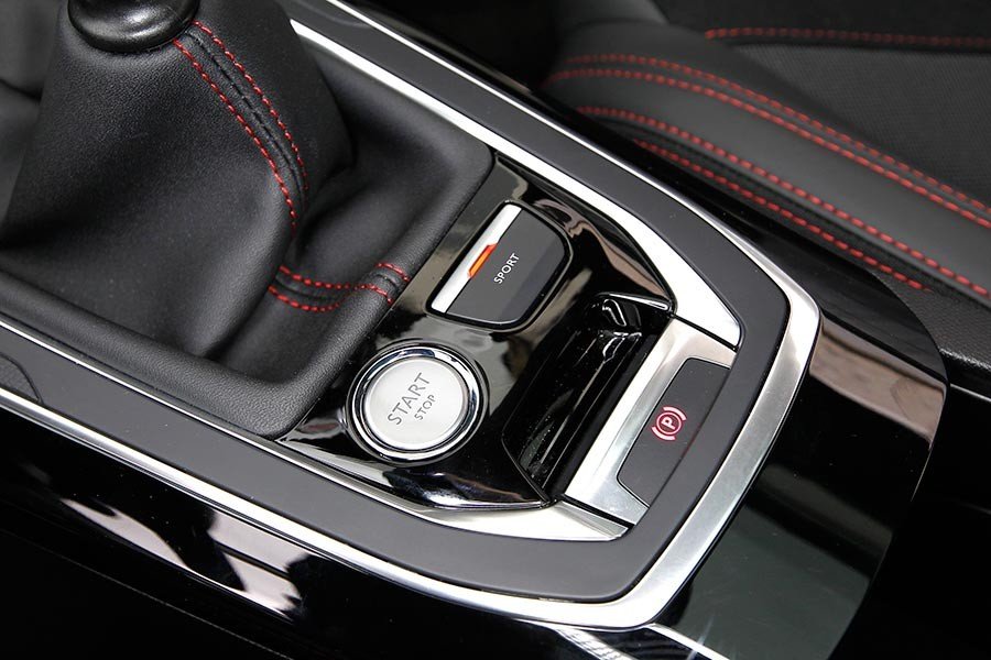 Prueba: Peugeot 308 GTi, el más fiero de la gama