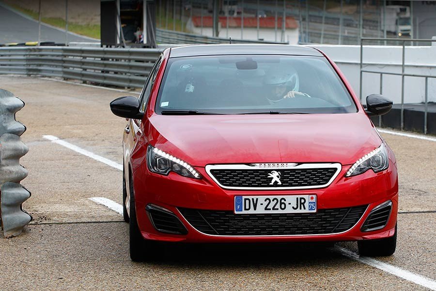 Prueba: Peugeot 308 GTi, el más fiero de la gama