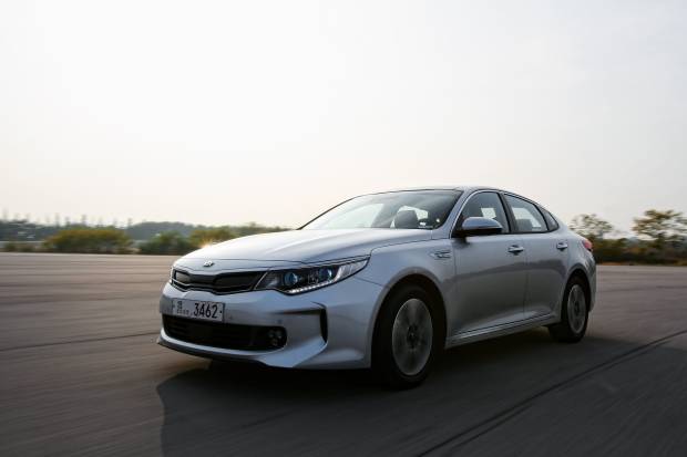 Kia se apunta a los híbridos enchufables con el nuevo Optima PHEV