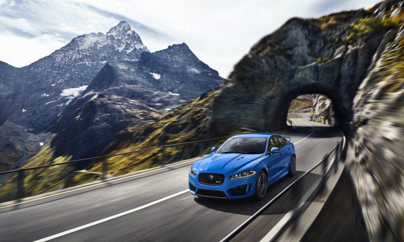 Jaguar XFR-S: el felino afila sus garras
