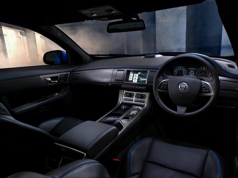 Jaguar XFR-S: el felino afila sus garras