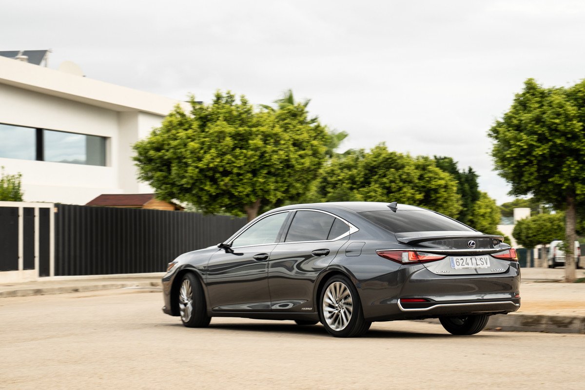Prueba del nuevo Lexus ES: cómo va, opinión y precios 