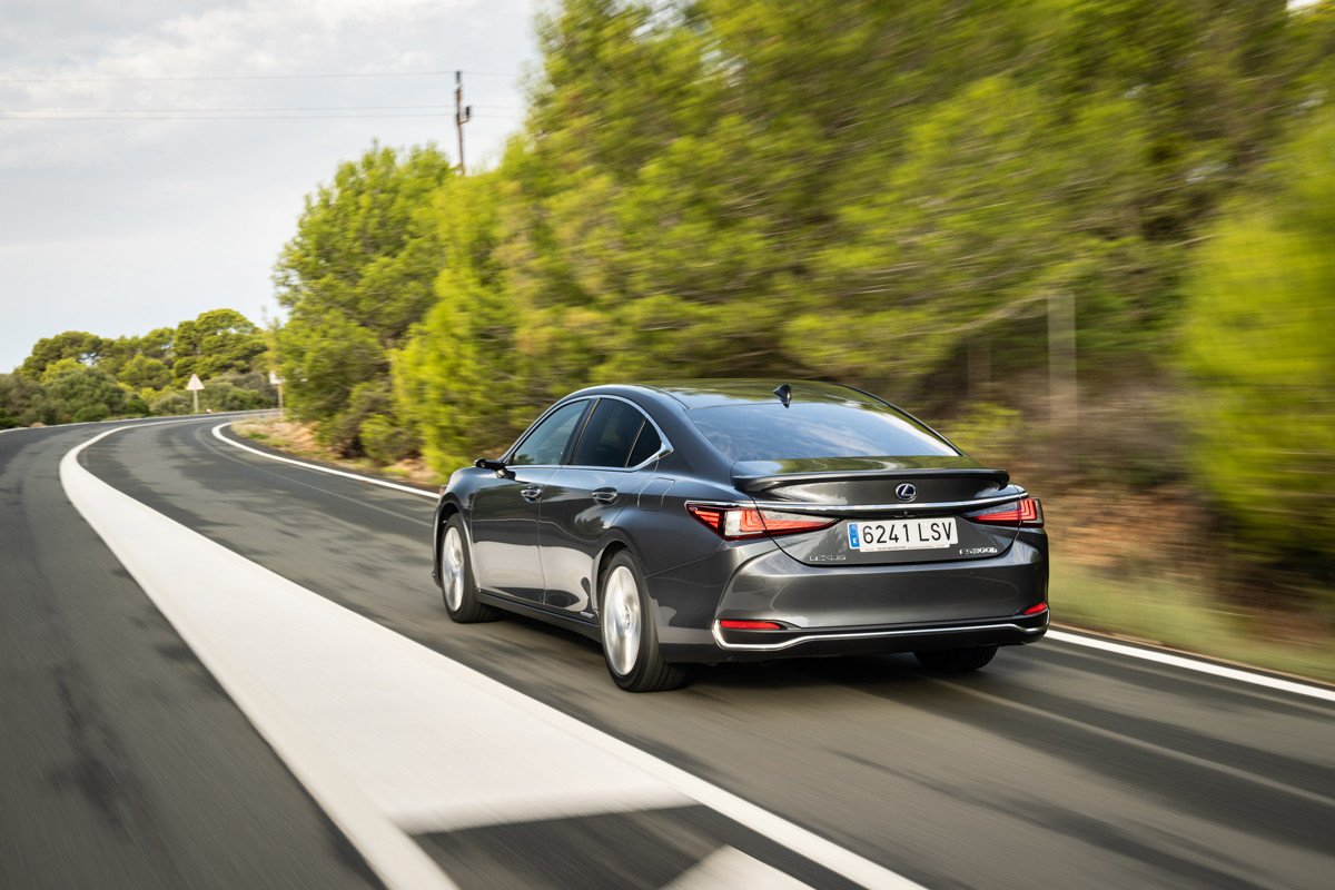 Prueba del nuevo Lexus ES: cómo va, opinión y precios 
