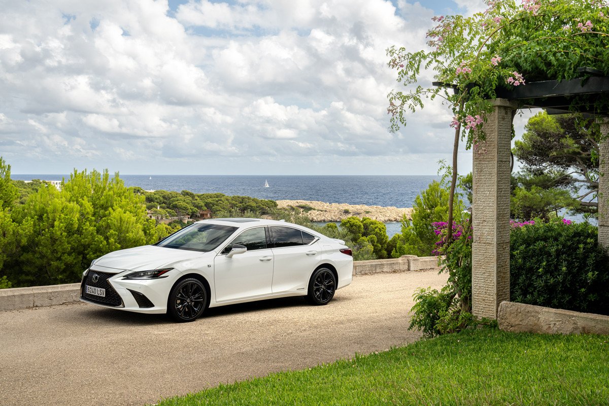 Prueba del nuevo Lexus ES: cómo va, opinión y precios 