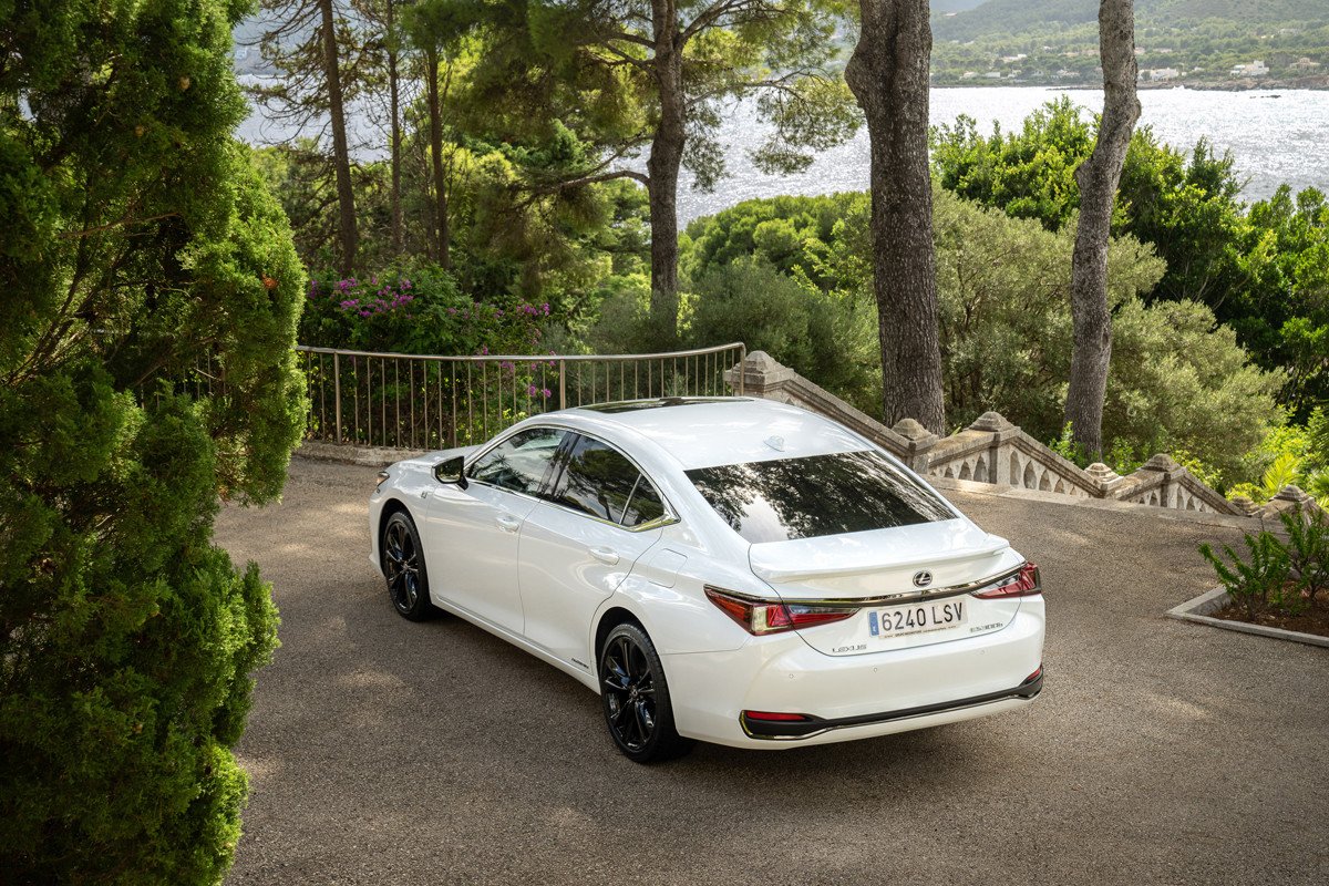 Prueba del nuevo Lexus ES: cómo va, opinión y precios 