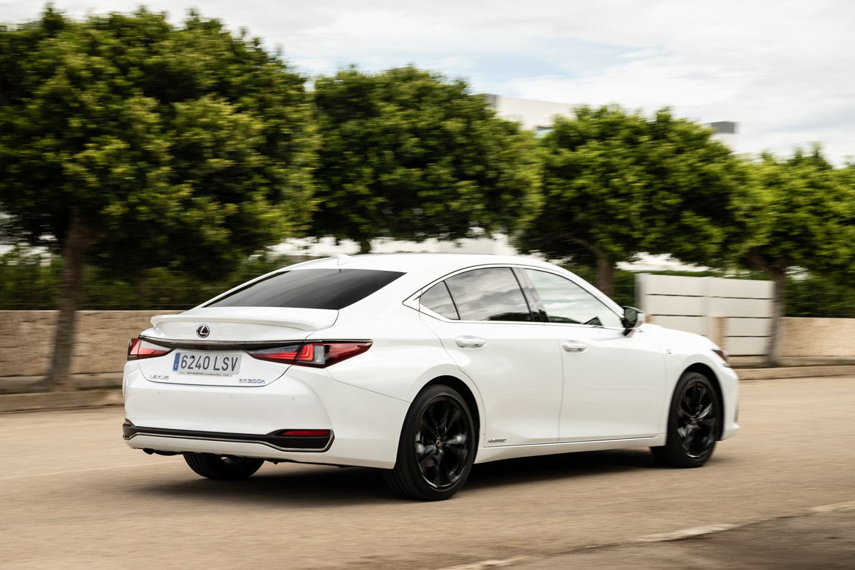 Prueba del nuevo Lexus ES: cómo va, opinión y precios 
