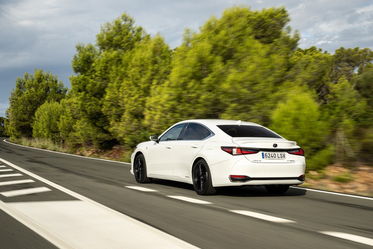 Prueba del nuevo Lexus ES: cómo va, opinión y precios 