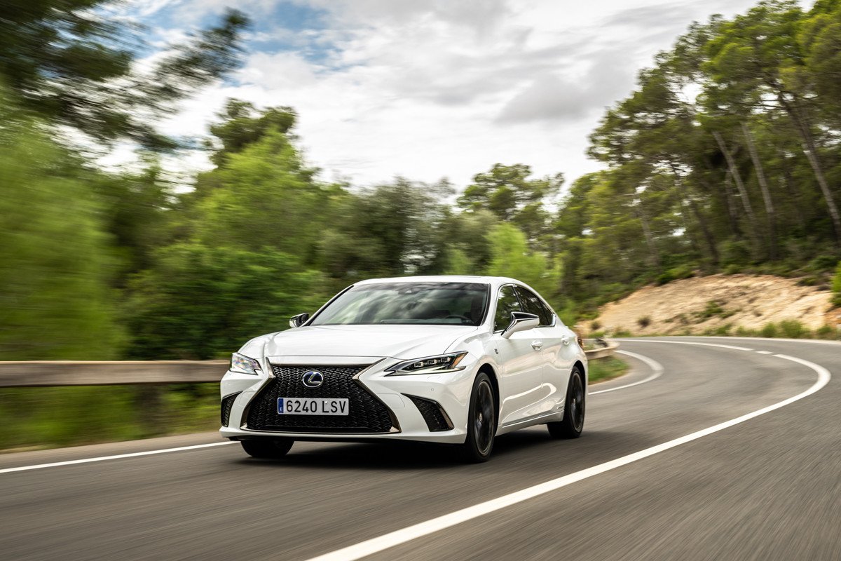 Prueba del nuevo Lexus ES: cómo va, opinión y precios 