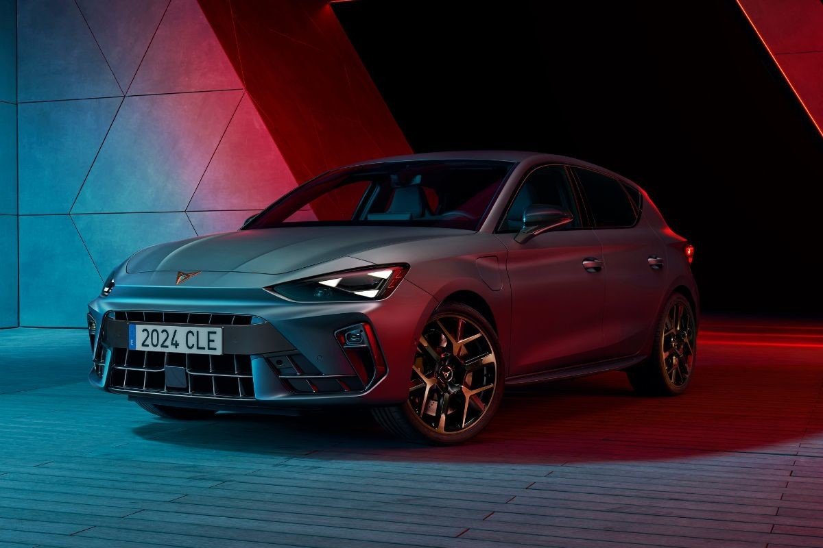 Top 10 coches híbridos enchufables con más autonomía eléctrica en 2025