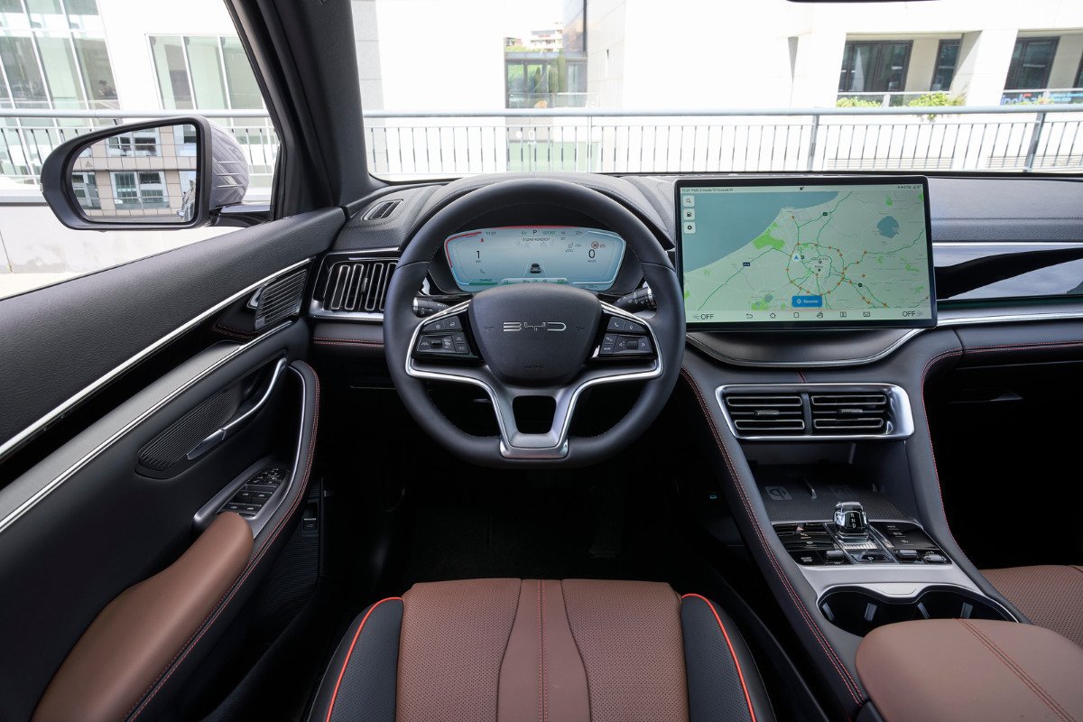 Top 10 coches híbridos enchufables con más autonomía eléctrica en 2025