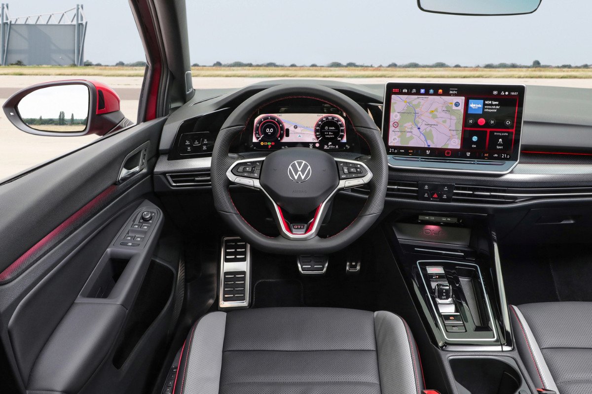 Top 10 coches híbridos enchufables con más autonomía eléctrica en 2025