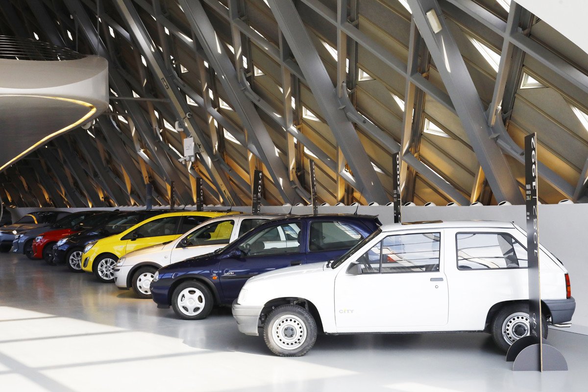 Opel exhibe su último prototipo Experimental en el Mobility City de Zaragoza