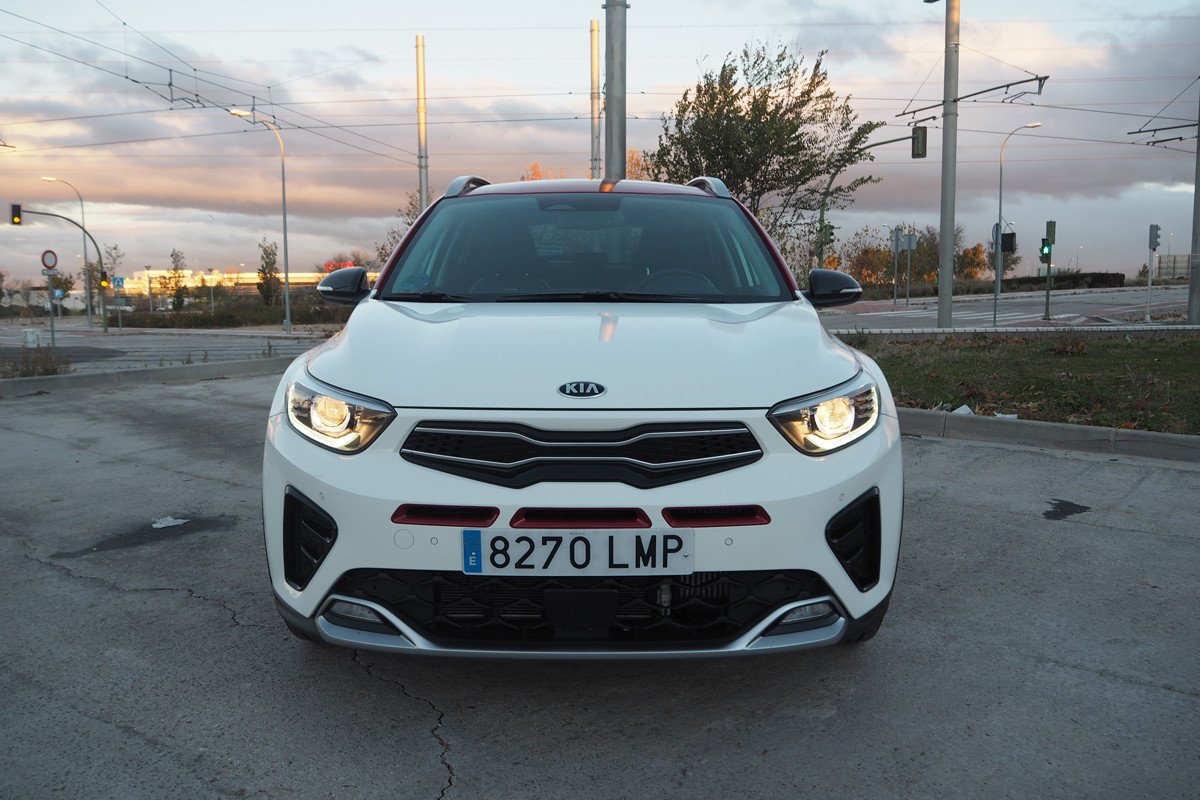 Prueba y opinión del Kia Stonic: precio, comportamiento y comparativa frente al Rio