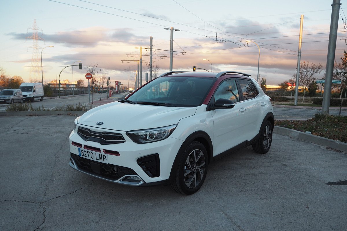 Prueba y opinión del Kia Stonic: precio, comportamiento y comparativa frente al Rio